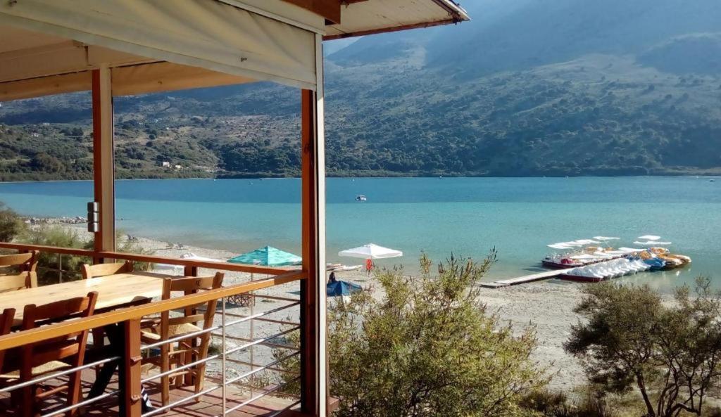 Korissia With Lake View Kournas Exterior photo