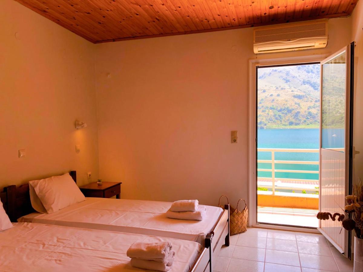 Korissia With Lake View Kournas Exterior photo
