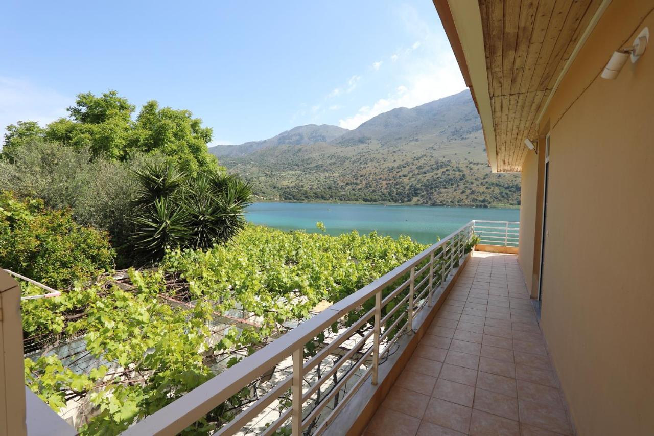 Korissia With Lake View Kournas Exterior photo