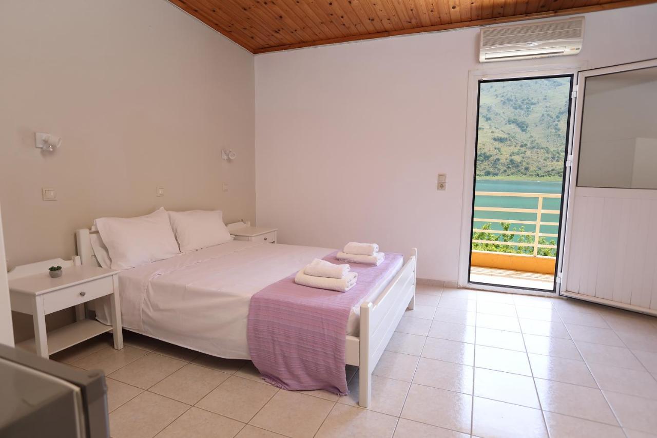 Korissia With Lake View Kournas Exterior photo